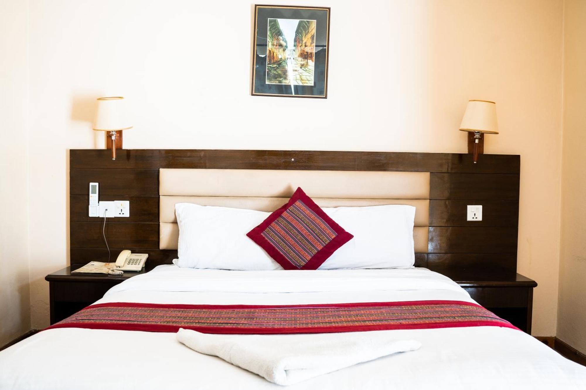 Hotel Namtso Катманду Экстерьер фото