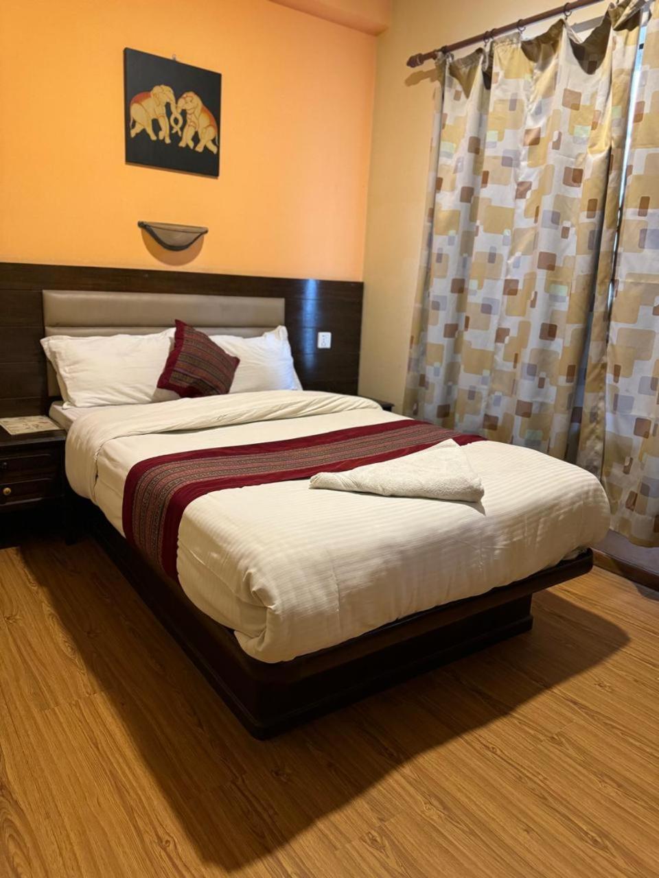 Hotel Namtso Катманду Экстерьер фото